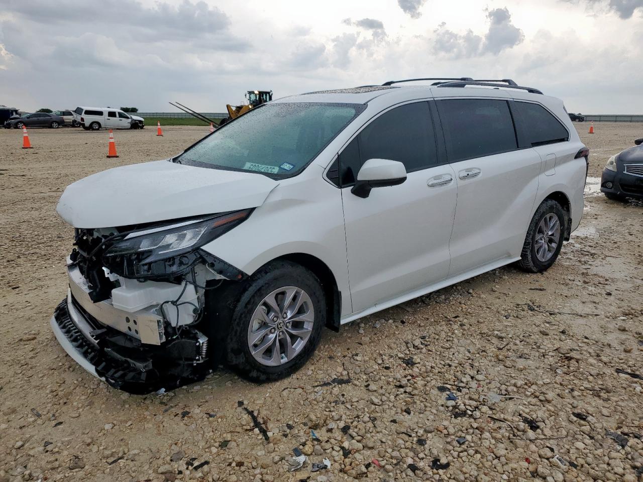 TOYOTA SIENNA XLE