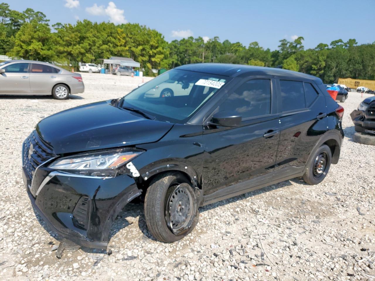 NISSAN KICKS S