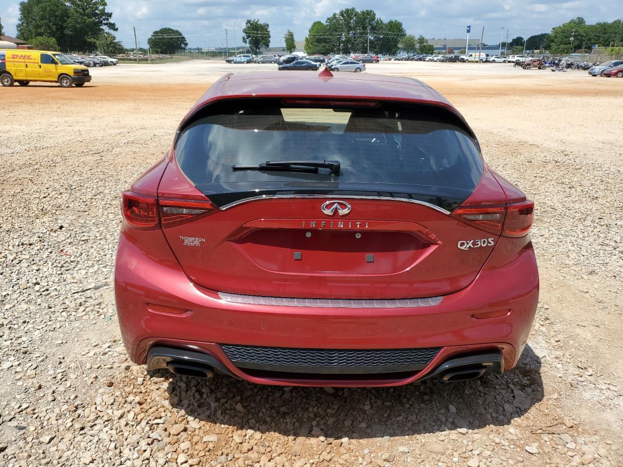 INFINITI QX30 BASE