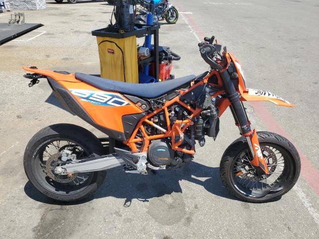 2023 KTM 690 SMC R VBKLSV405PM743348