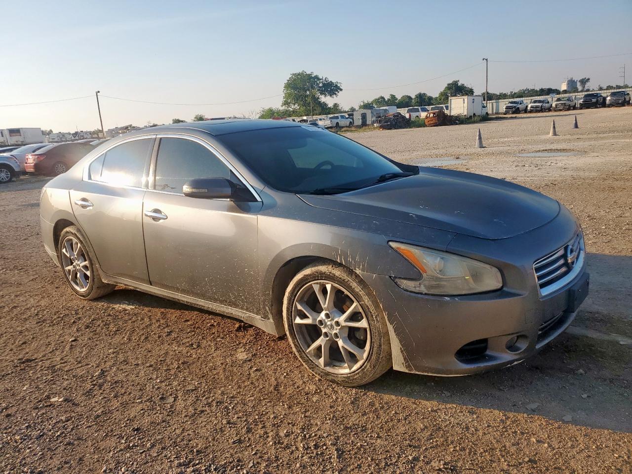 NISSAN MAXIMA S