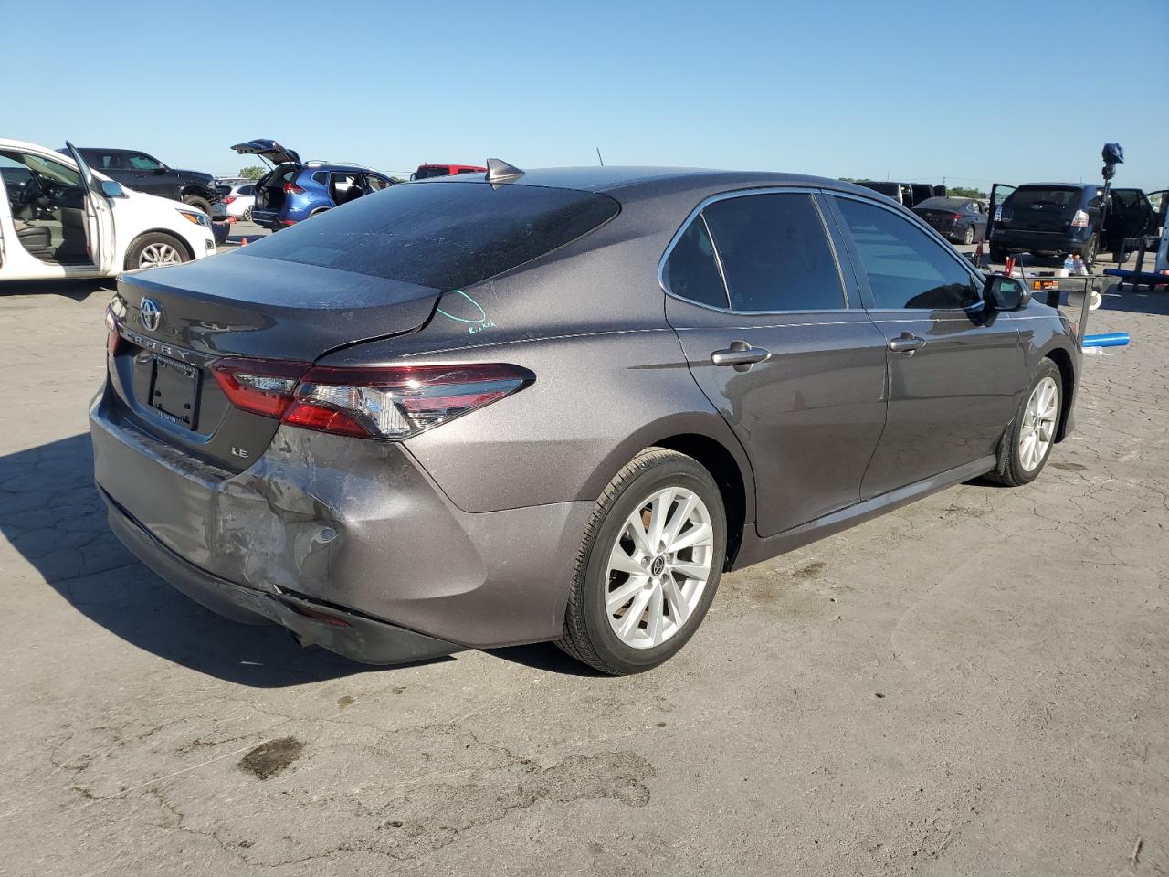 TOYOTA CAMRY LE