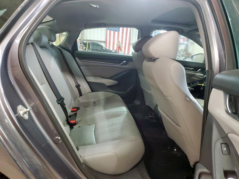 2018 HONDA ACCORD TOU 1HGCV2F96JA001943