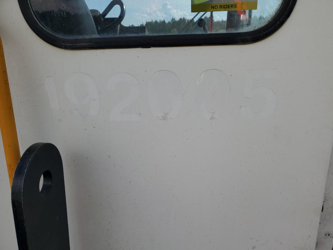 Lot #3263790678 2019 OTTAWA YARD TRACTOR OTTAWA