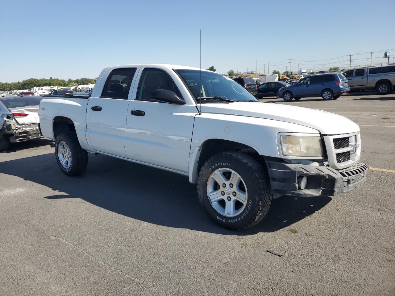 DODGE DAKOTA SLT