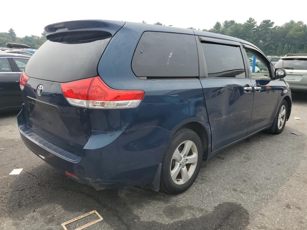 TOYOTA SIENNA