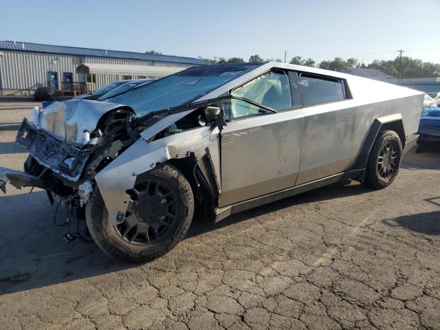 TESLA CYBERTRUCK