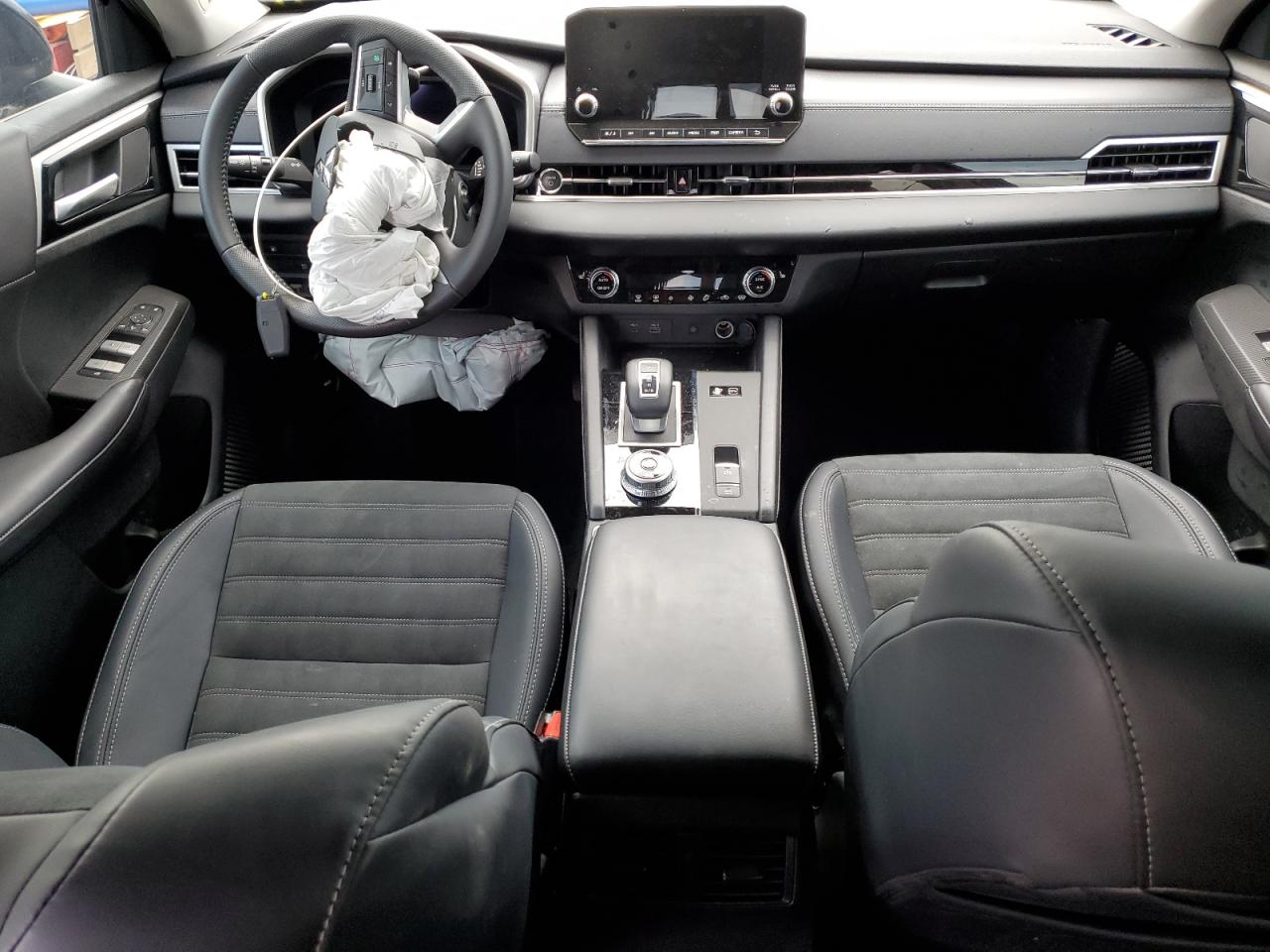 MITSUBISHI OUTLANDER SE