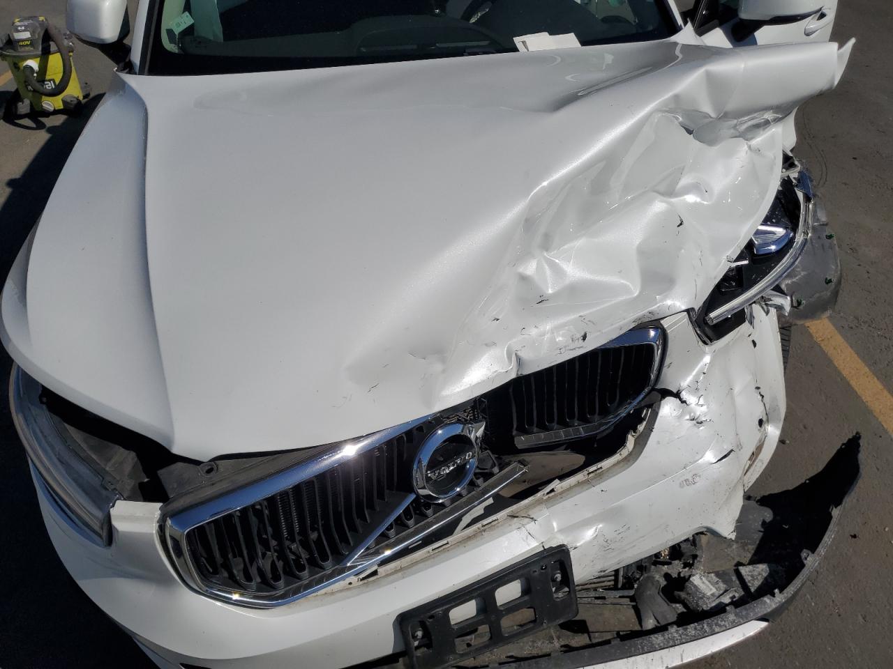 VOLVO XC40 T5 MOMENTUM