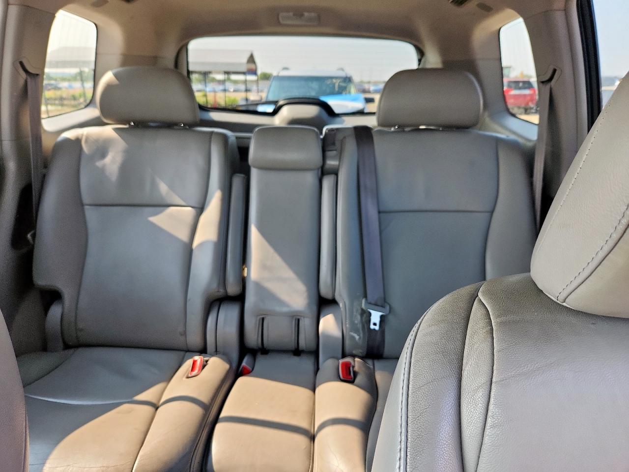 TOYOTA HIGHLANDER BASE