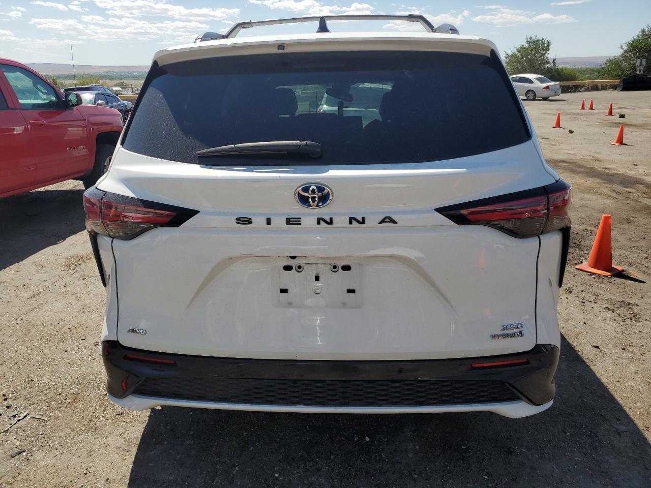TOYOTA SIENNA XSE