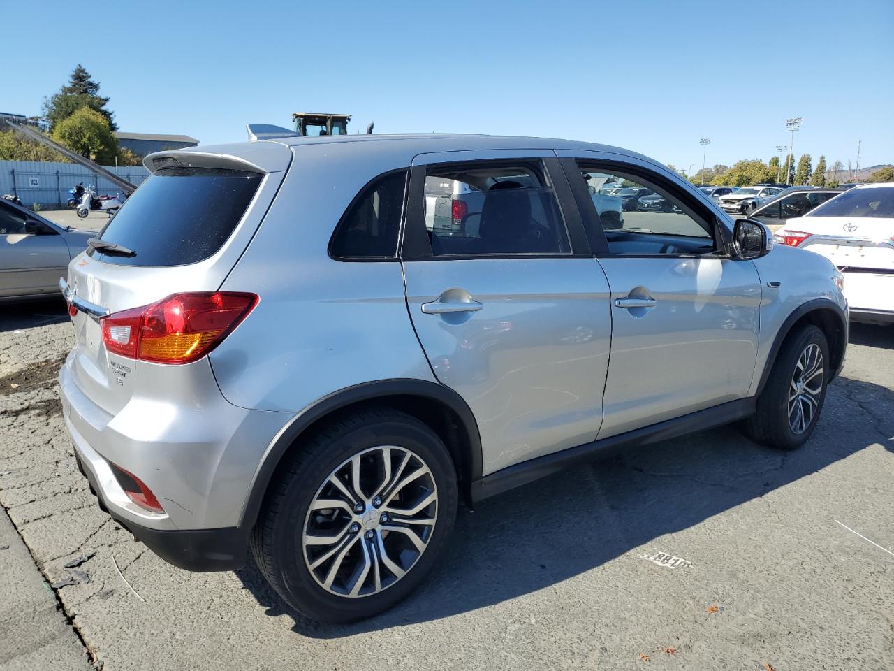 MITSUBISHI OUTLANDER ES