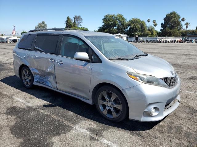 2016 TOYOTA SIENNA SE 5TDXK3DCXGS739740