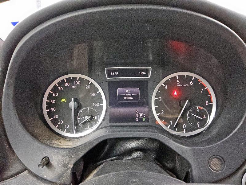 2018 INFINITI QX30 BASE SJKCH5CR2JA055541