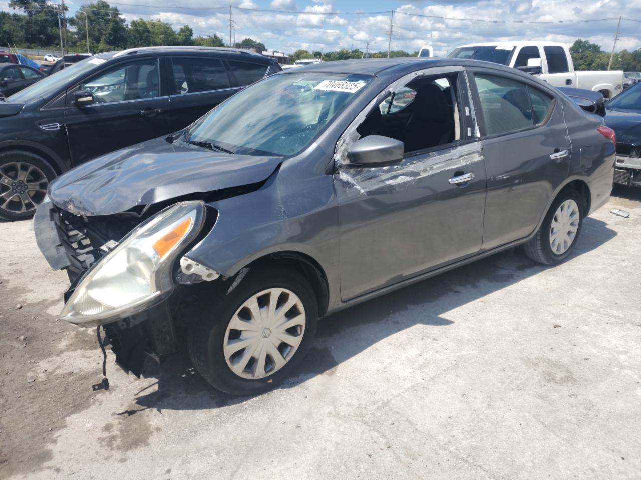 NISSAN VERSA S