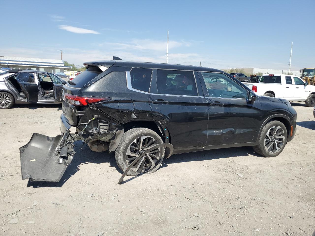 MITSUBISHI OUTLANDER SE