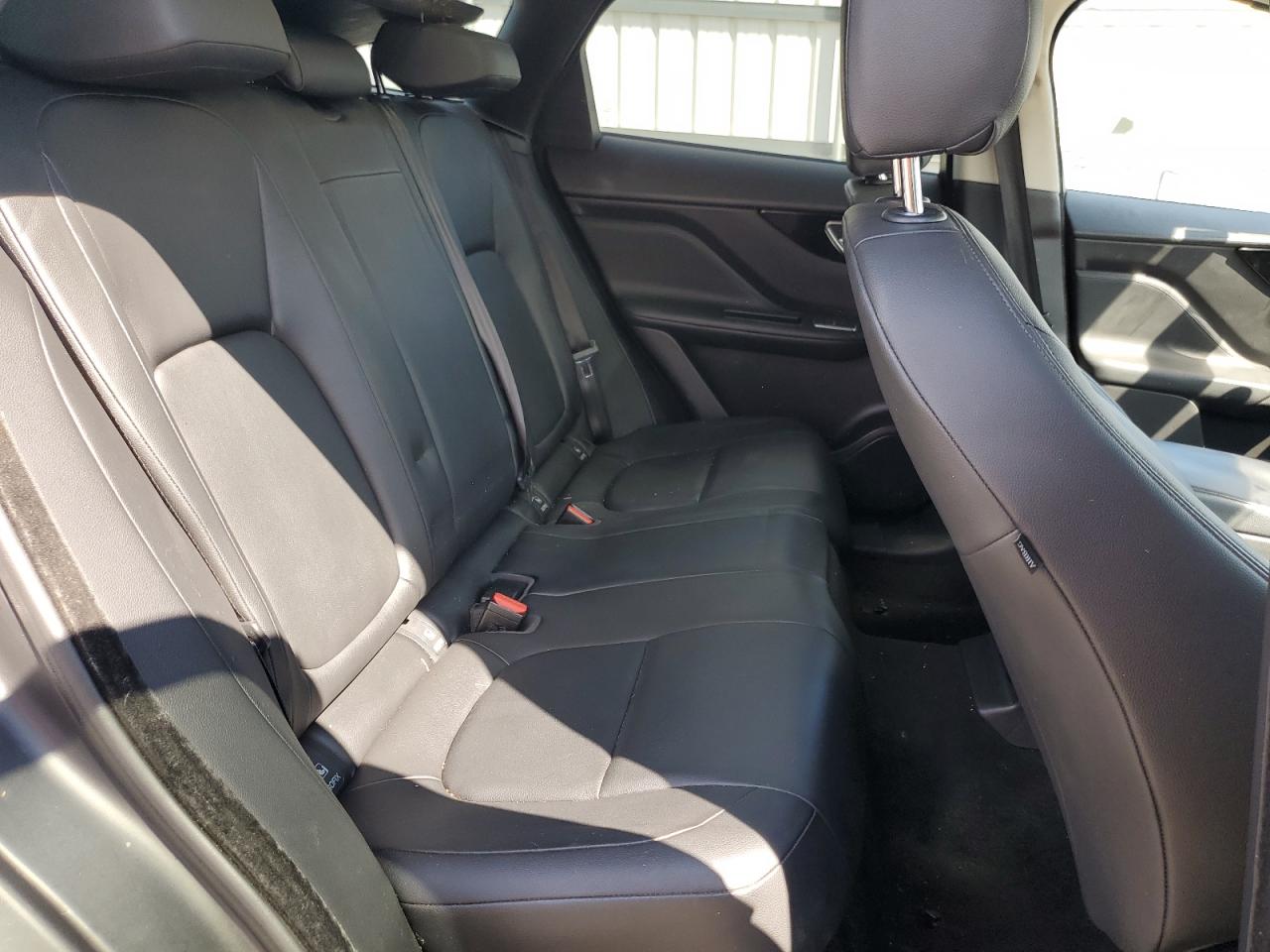 JAGUAR F-PACE PREMIUM