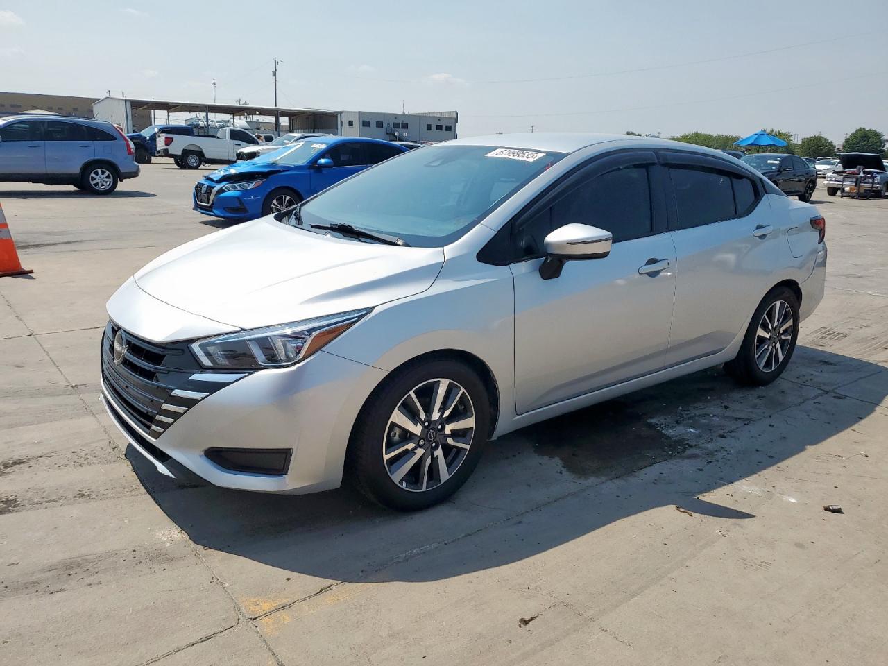 NISSAN VERSA SV