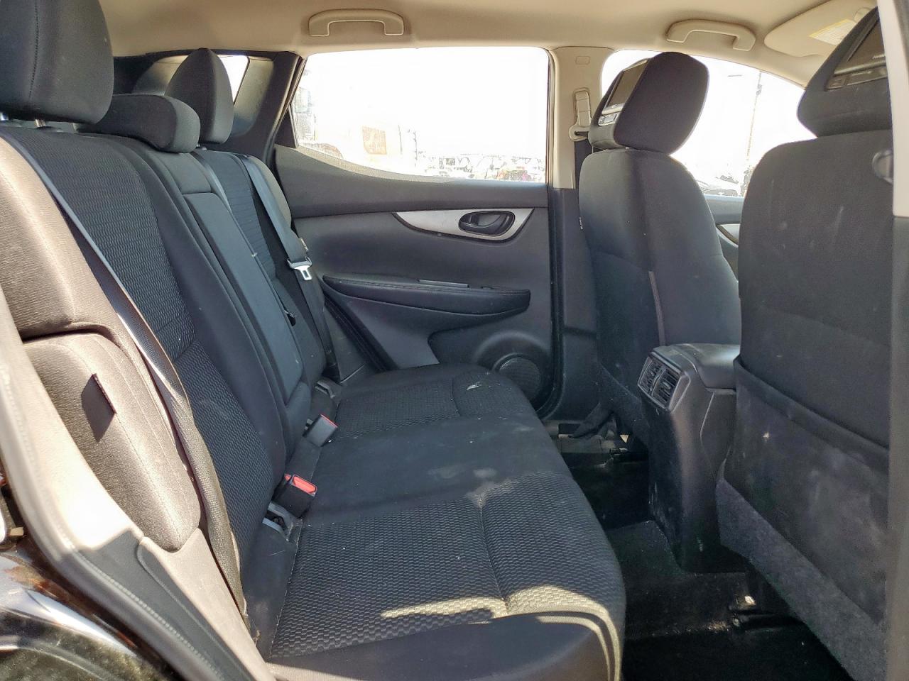 NISSAN ROGUE SPORT S