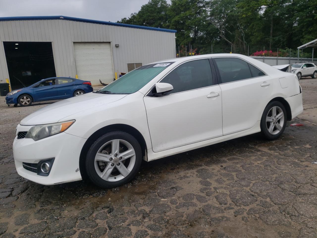 TOYOTA CAMRY BASE