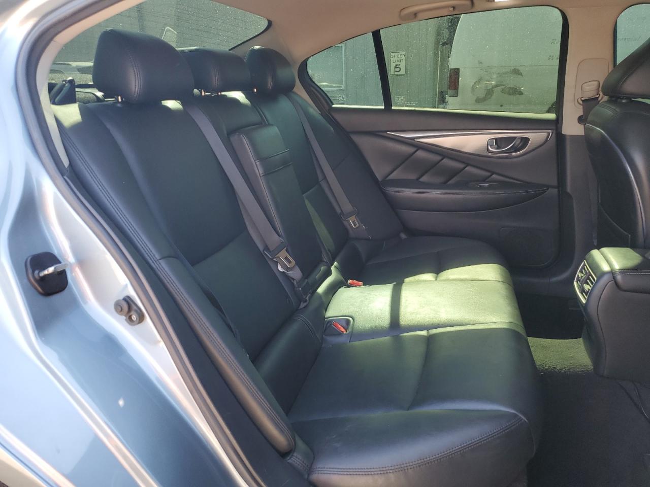 INFINITI Q50 PREMIUM