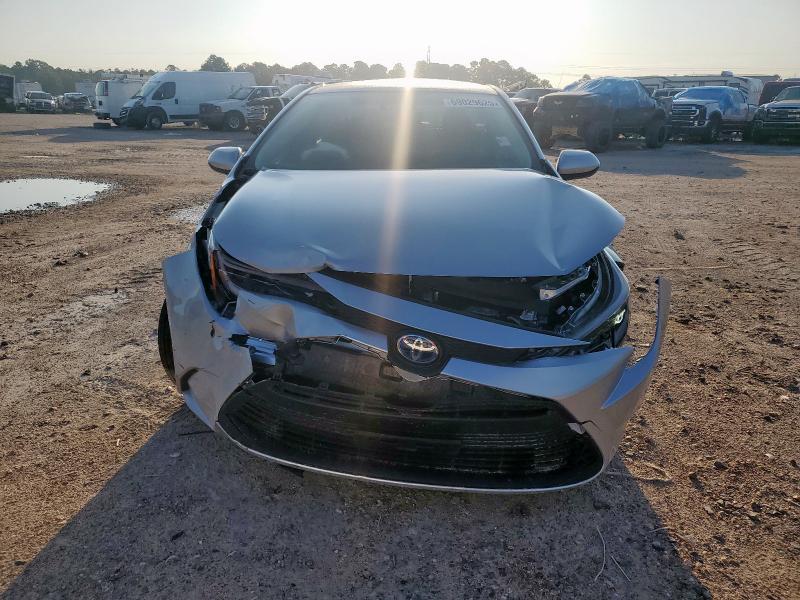 2025 TOYOTA COROLLA LE - JTDBCMFE4S3102266