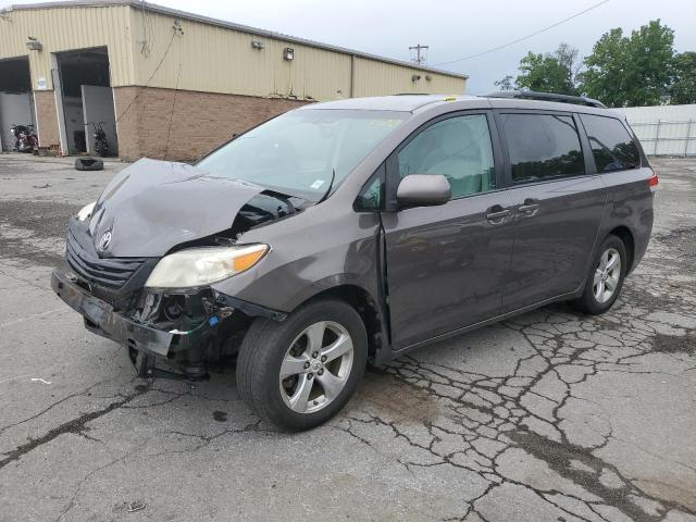 TOYOTA SIENNA LE