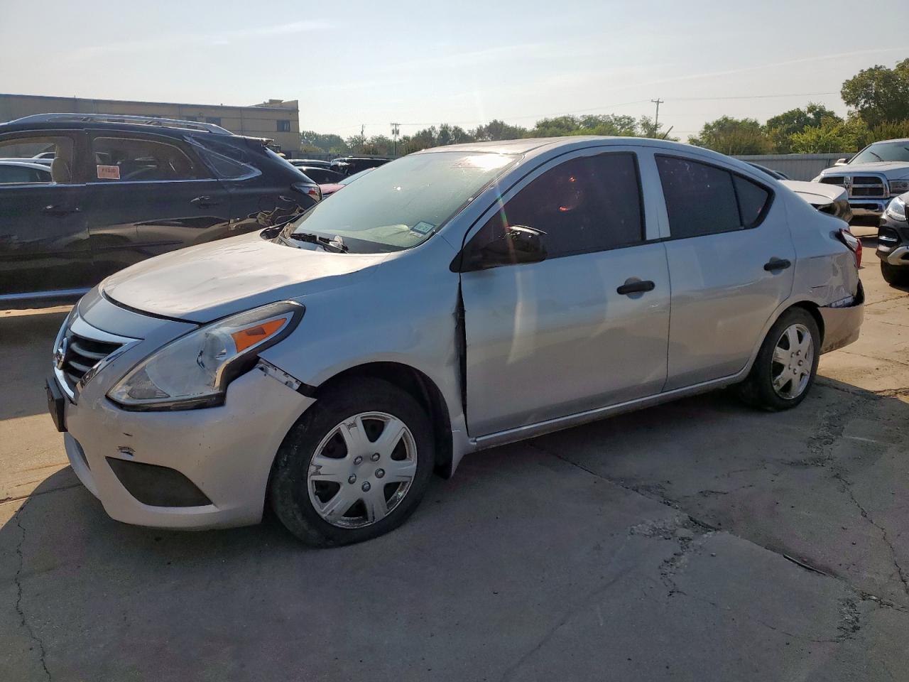 NISSAN VERSA S