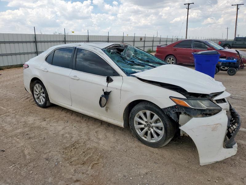 2018 TOYOTA CAMRY L 4T1B11HK2JU538495