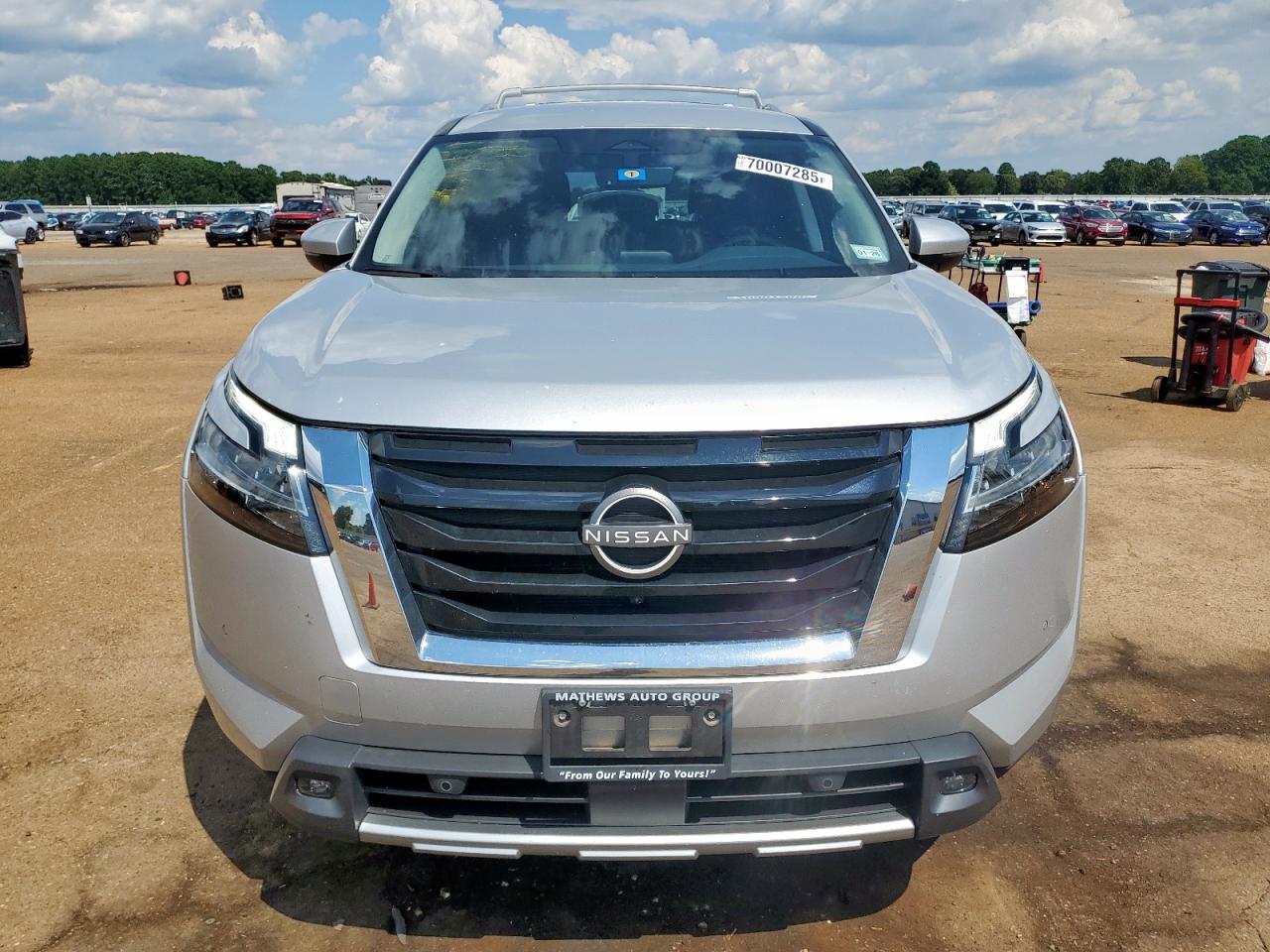 NISSAN PATHFINDER SL