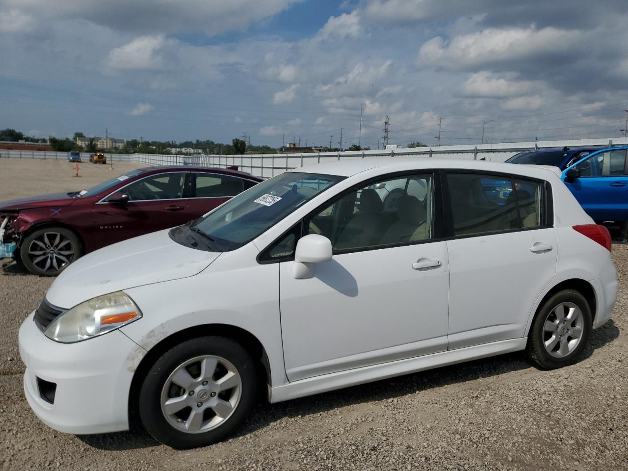 NISSAN VERSA S