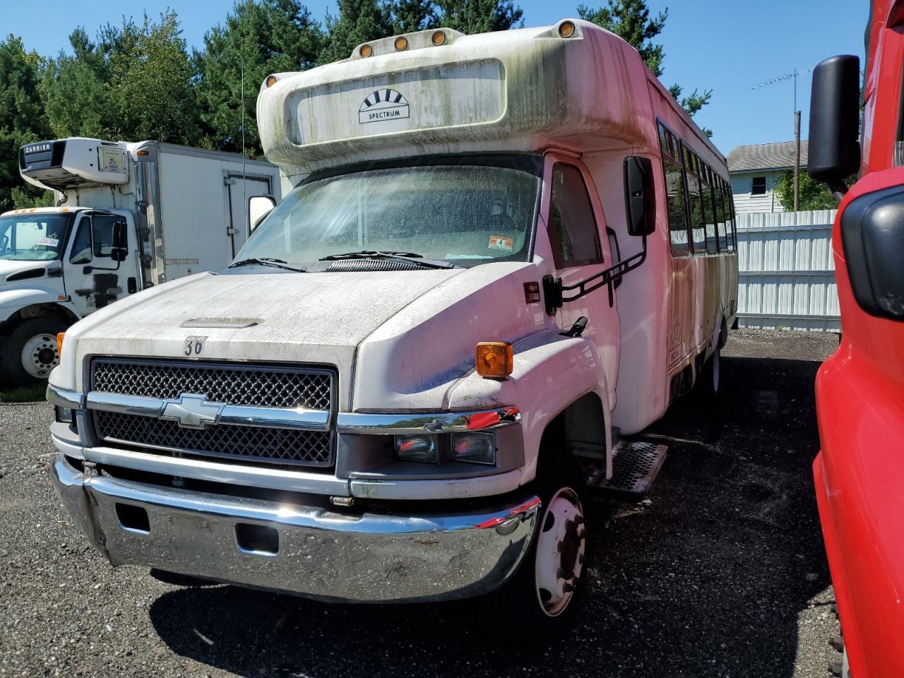 Lot #3226763279 2004 CHEVROLET C5500 C5V0