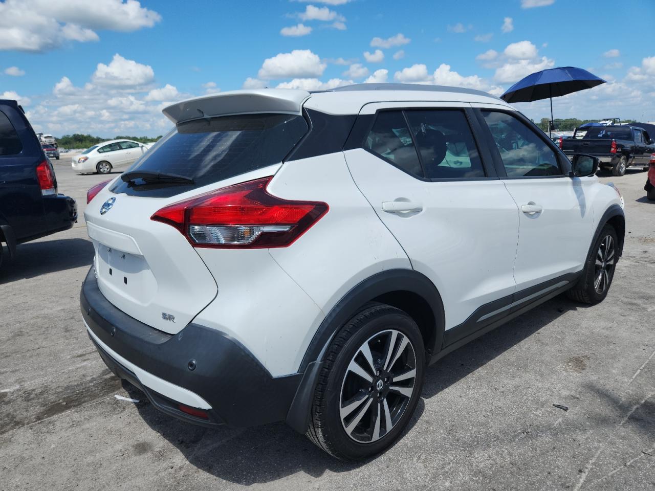 NISSAN KICKS SR