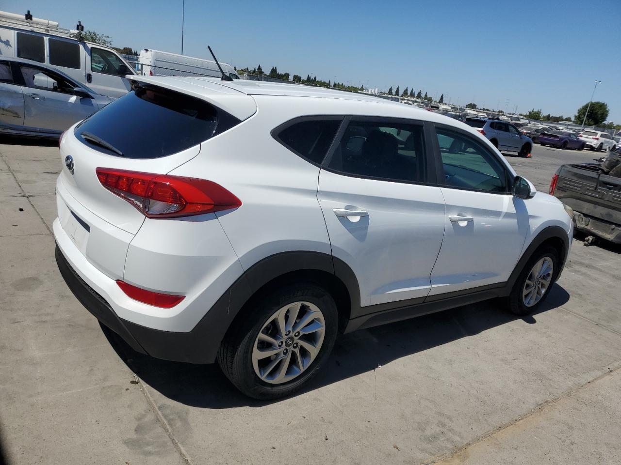 HYUNDAI TUCSON SE