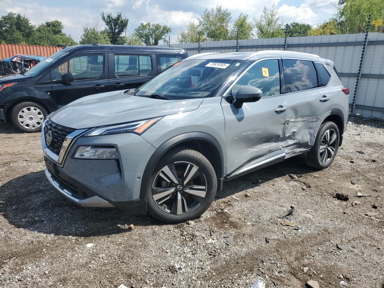 NISSAN ROGUE PLATINUM