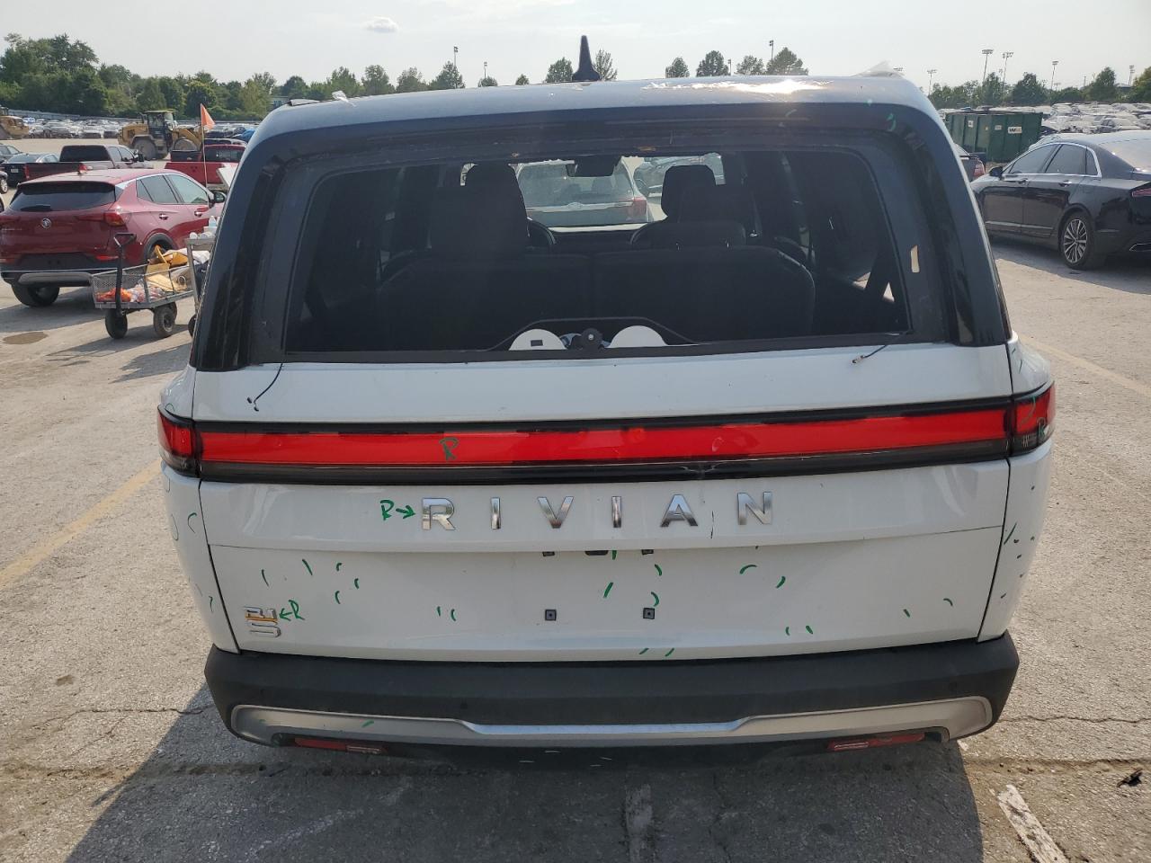 RIVIAN R1S ADVENTURE