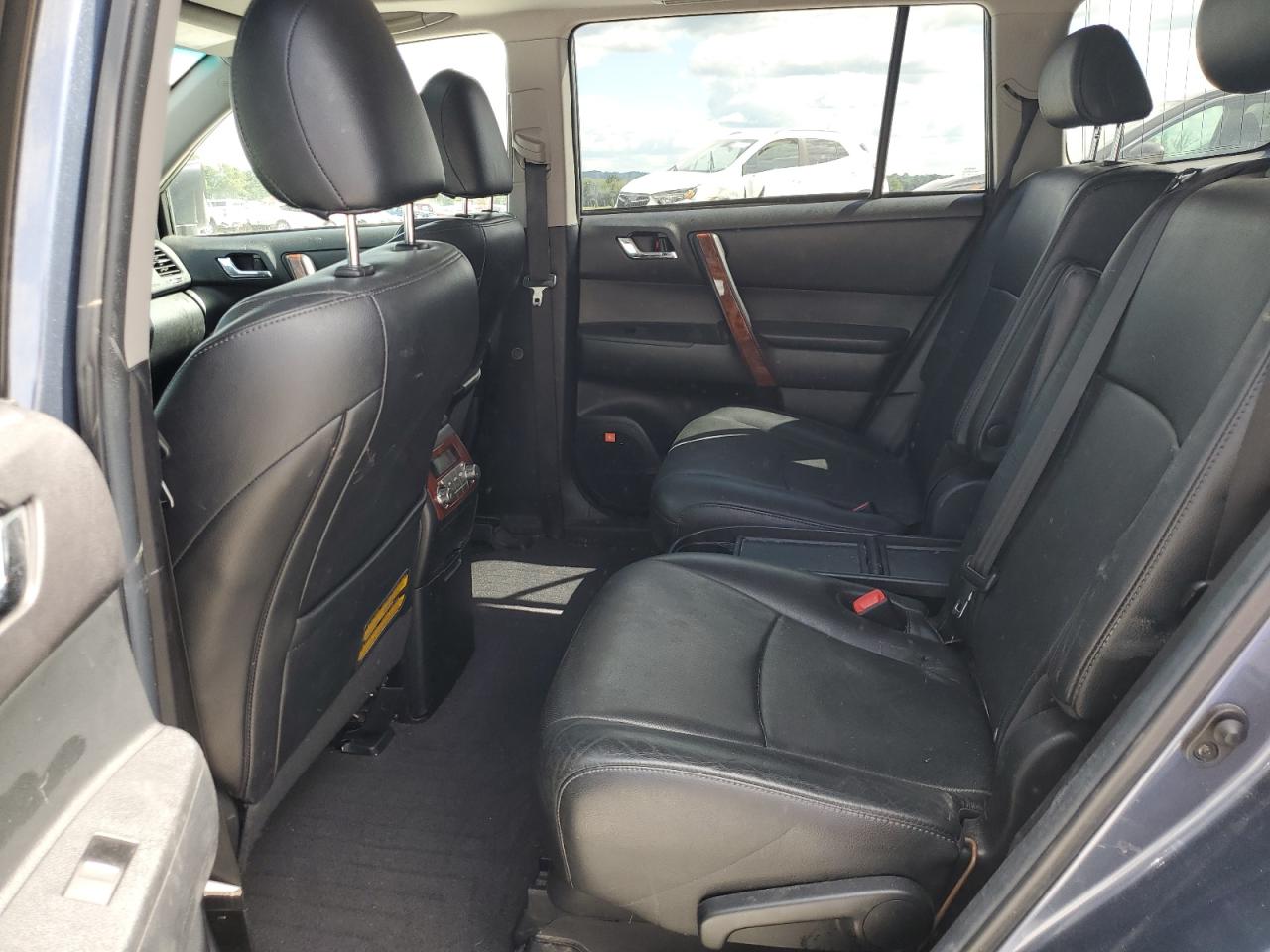 TOYOTA HIGHLANDER LIMITED