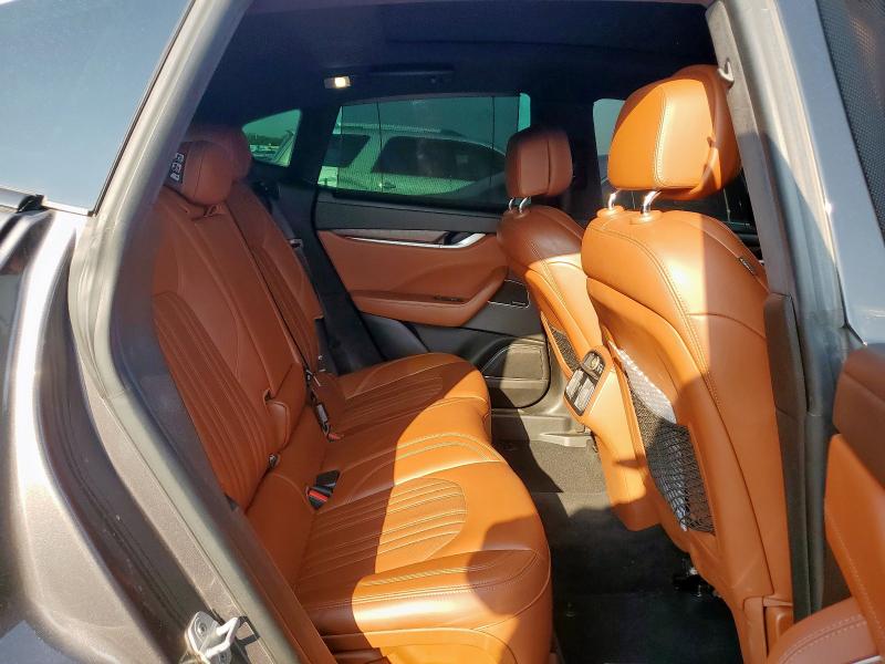 2017 MASERATI LEVANTE LU ZN661XUL7HX212397