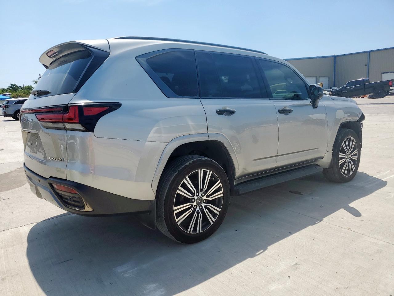 LEXUS LX 600 BASE