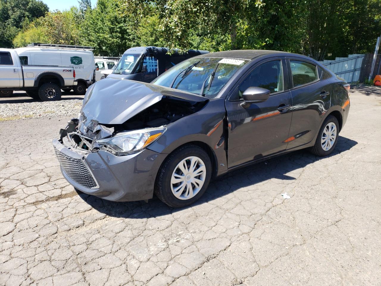 TOYOTA YARIS L