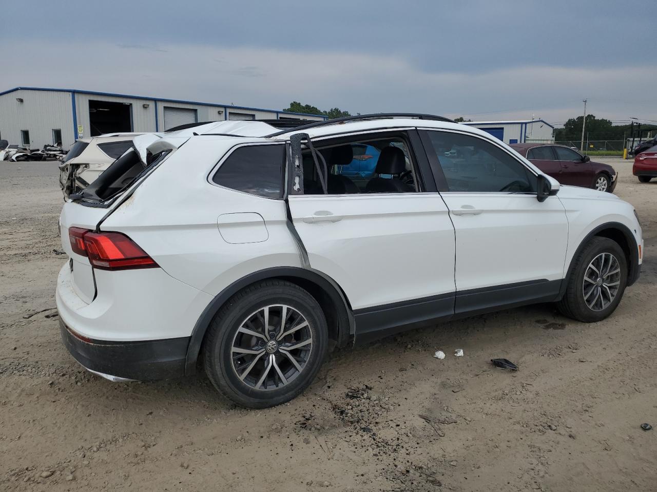 VOLKSWAGEN TIGUAN SE