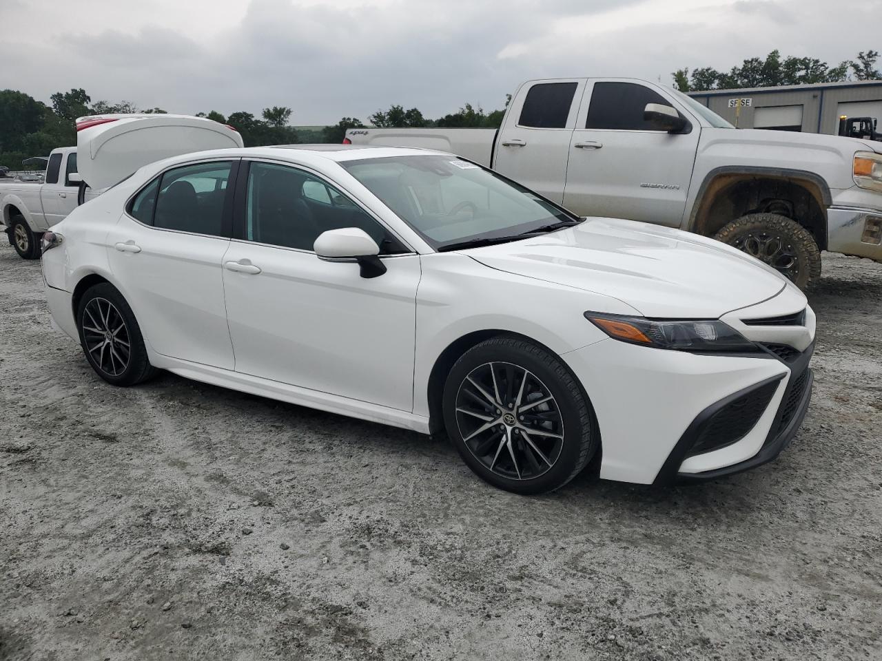 TOYOTA CAMRY SE NIGHT SHADE