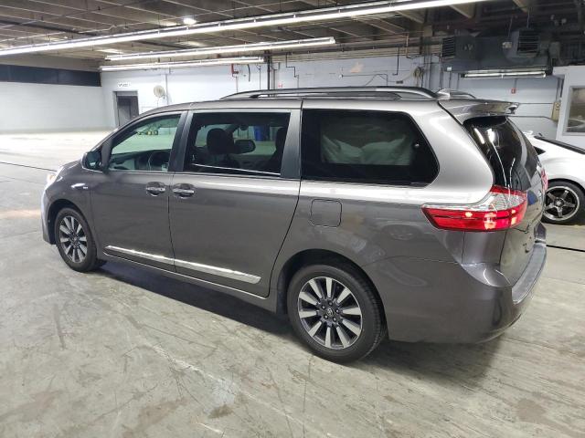 2018 TOYOTA SIENNA XLE 5TDDZ3DC5JS189157