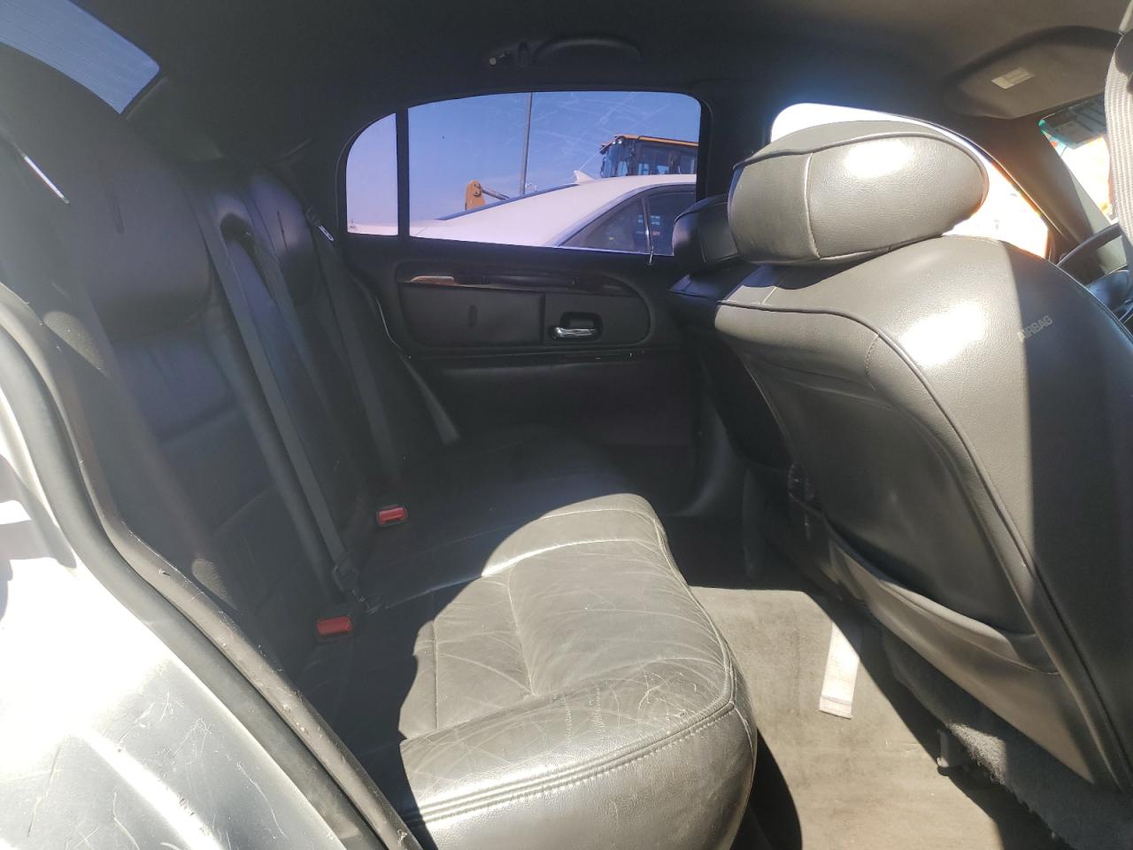 Lot #3290441763 2000 LINCOLN TOWN CAR EXECUTIVE