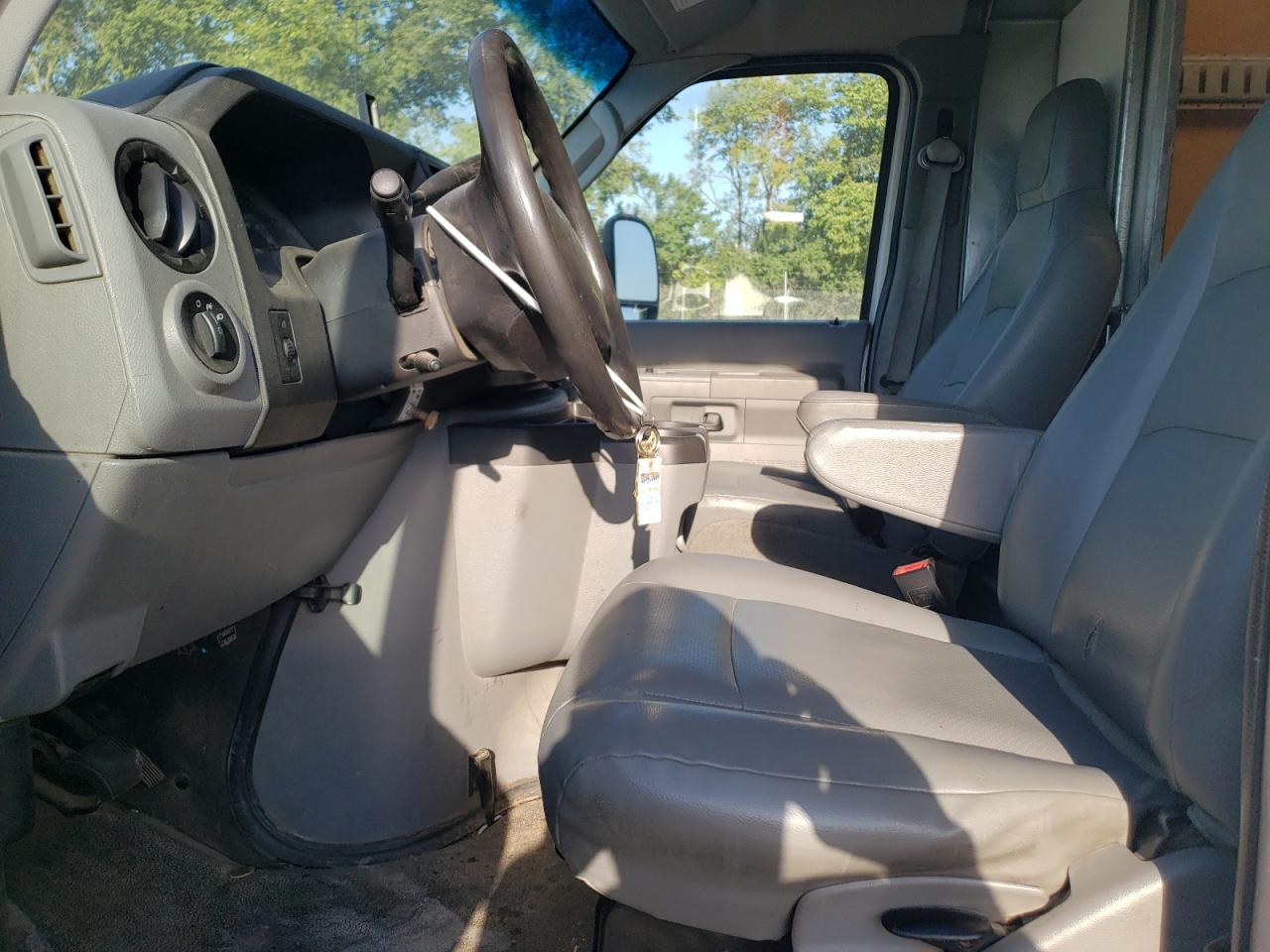 FORD ECONOLINE E350 SUPER DUTY CUTAWAY VAN