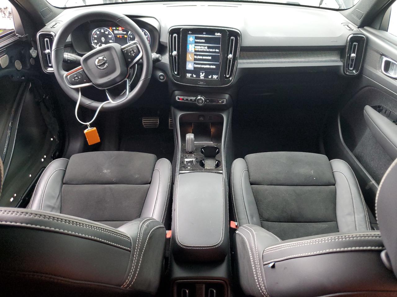 VOLVO XC40 T5 R-DESIGN