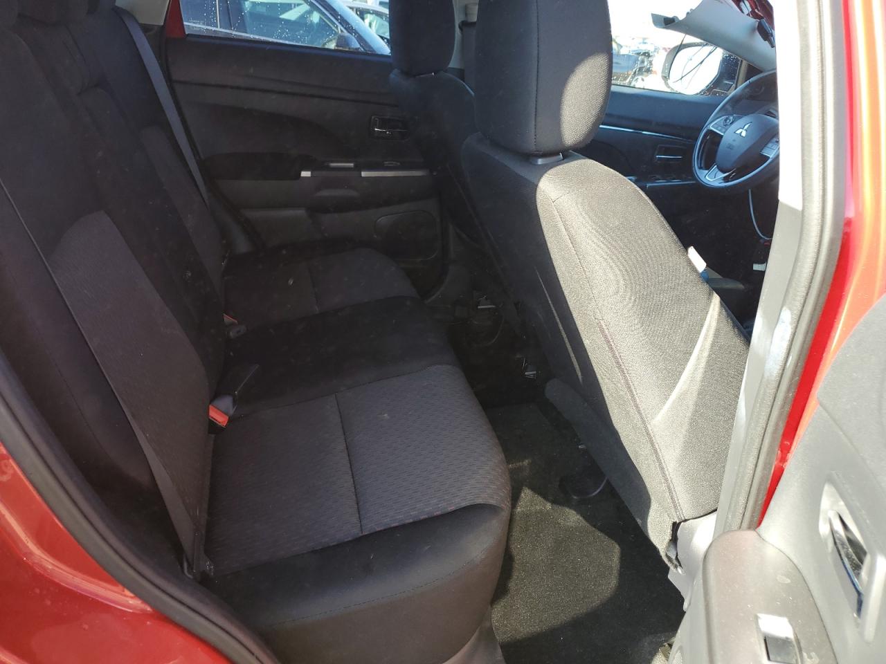 MITSUBISHI OUTLANDER ES