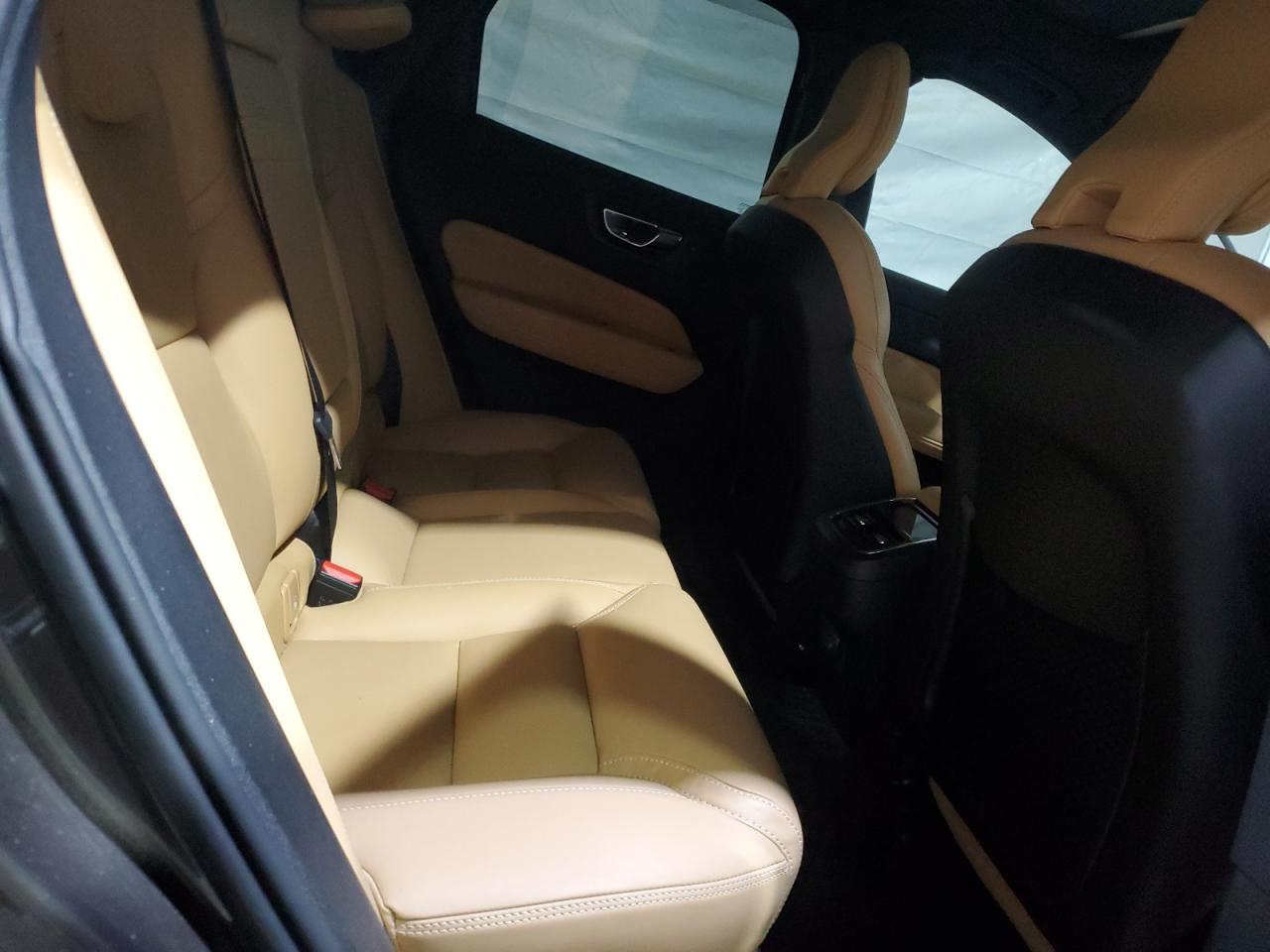 VOLVO XC60 B5 INSCRIPTION