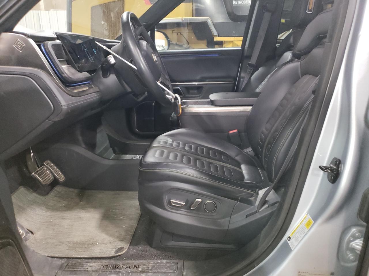 RIVIAN R1T ADVENTURE