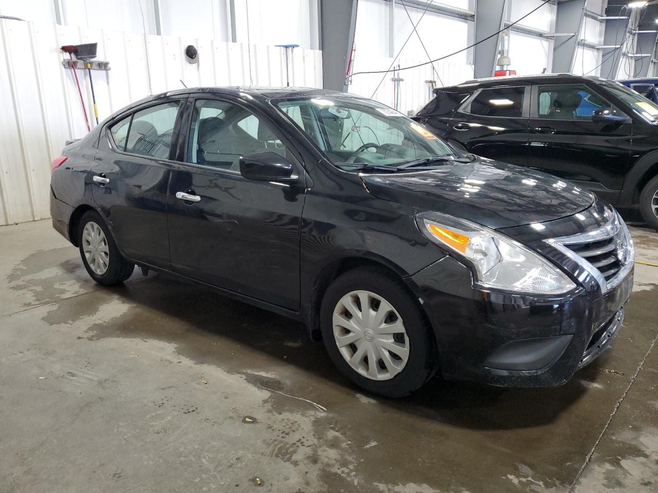 NISSAN VERSA S